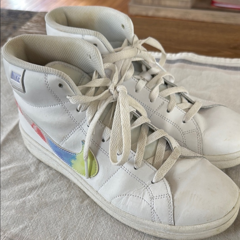 Nike women’s court royale 2 mid, DD9670-100, size 8.5 with Multicolor Swoosh
